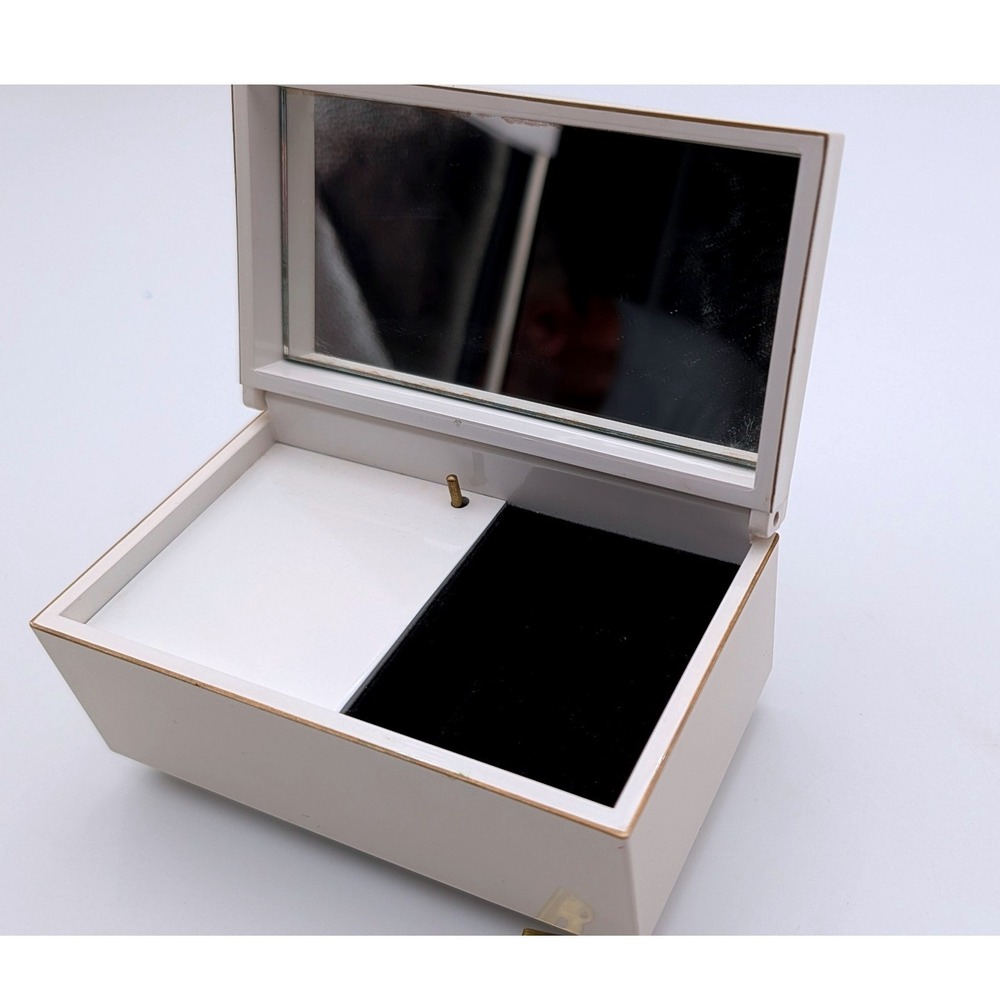 Vintage Otagiri Lacquerware Music Box Curtis-Swann Love Many Splendored